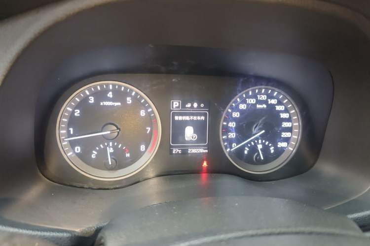 Used Hyundai Tucson 2015 1.6T Dual-Clutch Two-Wheel-Drive Smart Model Instrument Cluster