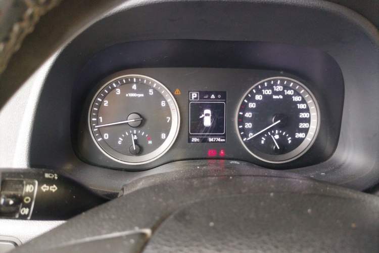 Used Hyundai Tucson 2015 1.6T Dual-Clutch Two-Wheel-Drive Smart Model Instrument Cluster