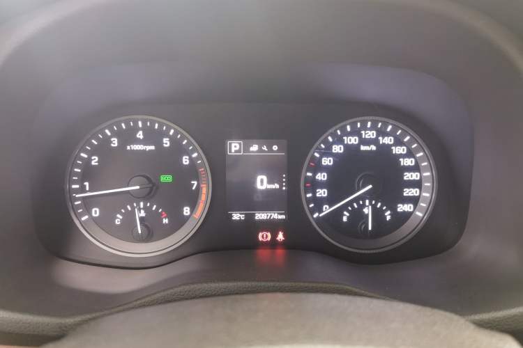 Used Hyundai Tucson 2015 1.6T Dual-Clutch Two-Wheel-Drive Smart Model Instrument Cluster