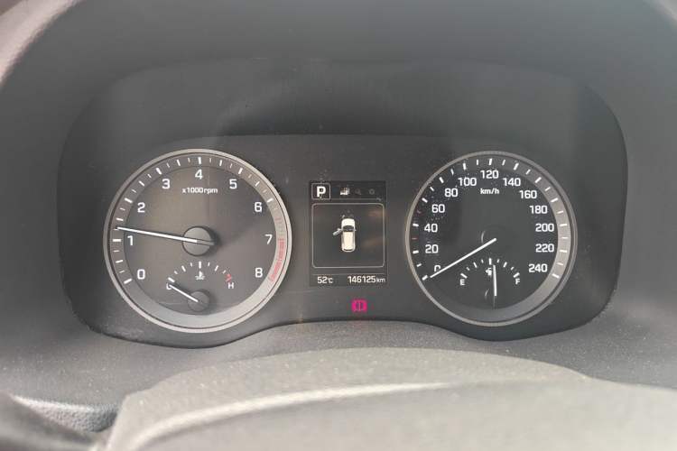 Used Hyundai Tucson 2015 1.6T Dual-Clutch Two-Wheel-Drive Smart Model Instrument Cluster