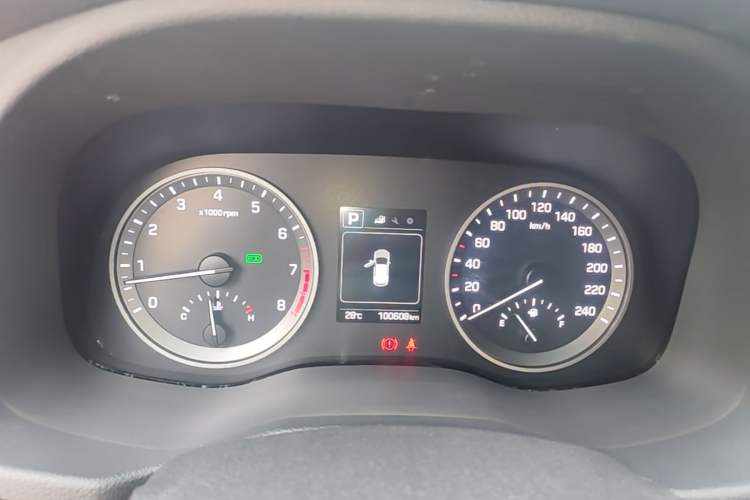 Used Hyundai Tucson 2015 1.6T Dual-Clutch Two-Wheel-Drive Smart Model Instrument Cluster