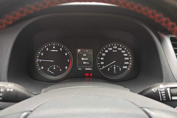 Used Hyundai Tucson 2015 1.6T Dual-Clutch Two-Wheel-Drive Smart Model Instrument Cluster