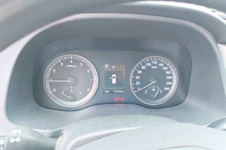 Used Hyundai Tucson 2015 1.6T Dual-Clutch Two-Wheel-Drive Leading Model Instrument Cluster