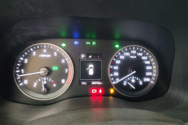 Used Hyundai Tucson 2015 1.6T Dual-Clutch Two-Wheel-Drive Smart Model Instrument Cluster