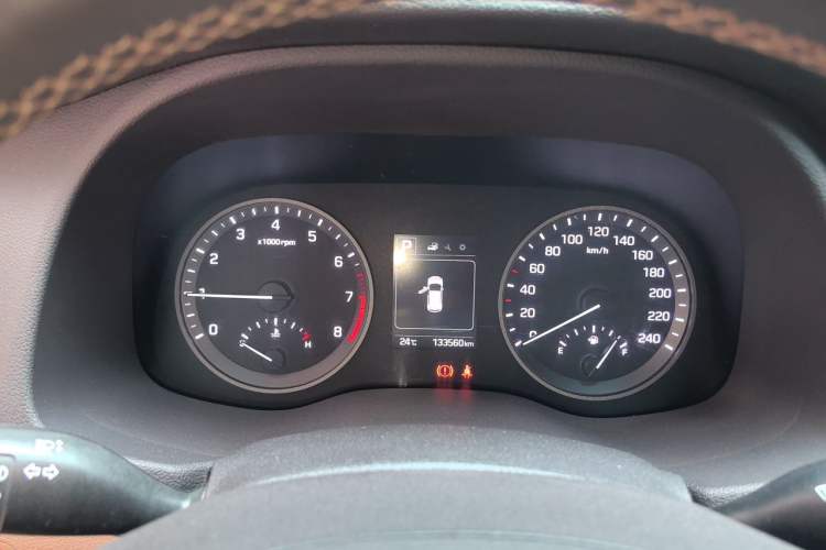 Used Hyundai Tucson 2015 1.6T Dual-Clutch Two-Wheel-Drive Smart Model Instrument Cluster