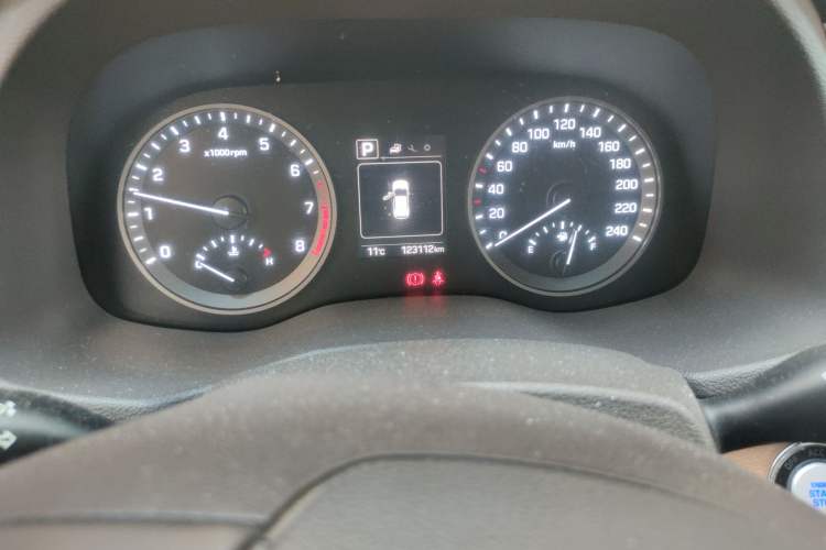 Used Hyundai Tucson 2015 1.6T Dual-Clutch Two-Wheel-Drive Smart Model Instrument Cluster