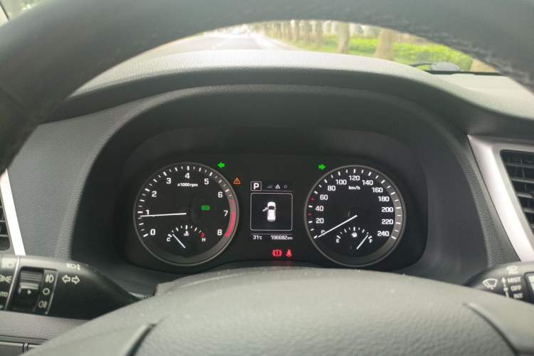 Used Hyundai Tucson 2015 1.6T Dual-Clutch Two-Wheel-Drive Smart Model Instrument Cluster