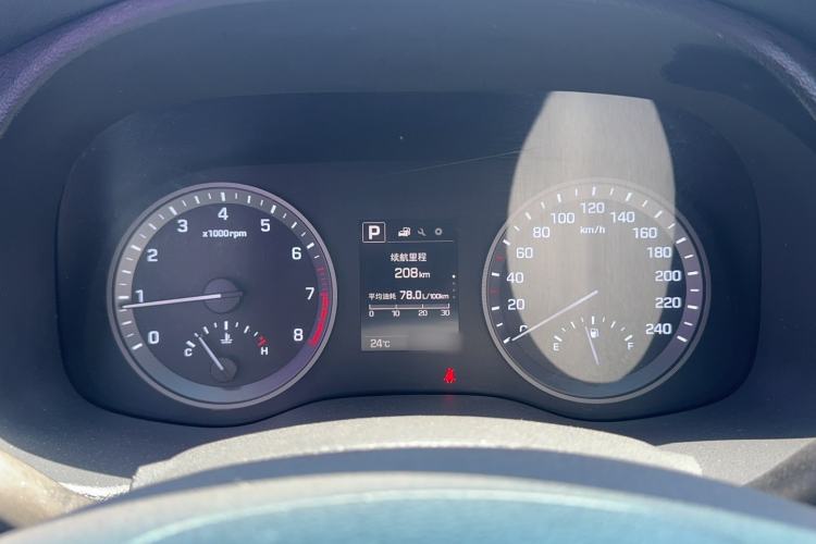 Used Hyundai Tucson 2015 1.6T Dual-Clutch Two-Wheel-Drive Smart Model Instrument Cluster