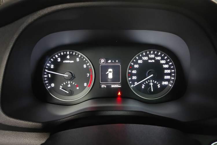 Used Hyundai Tucson 2015 1.6T Dual-Clutch Two-Wheel-Drive Smart Model Instrument Cluster