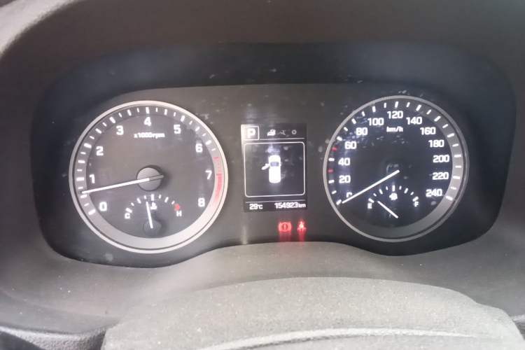 Used Hyundai Tucson 2015 1.6T Dual-Clutch Two-Wheel-Drive Leading Model Instrument Cluster