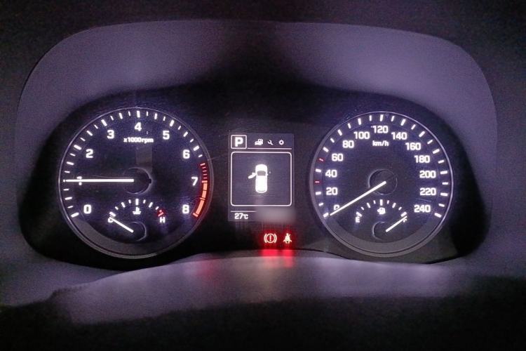 Used Hyundai Tucson 2015 1.6T Dual-Clutch Two-Wheel-Drive Smart Model Instrument Cluster