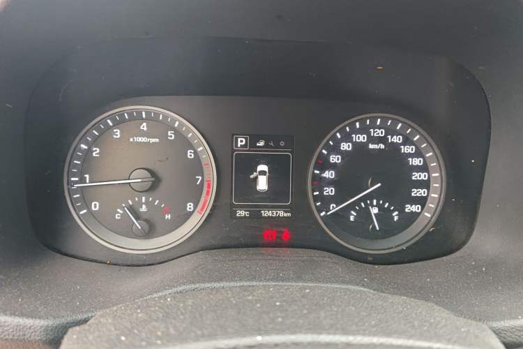 Used Hyundai Tucson 2015 1.6T Dual-Clutch Two-Wheel-Drive Smart Model Instrument Cluster