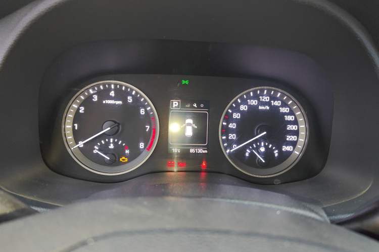 Used Hyundai Tucson 2015 1.6T Dual-Clutch Two-Wheel-Drive Smart Model Instrument Cluster