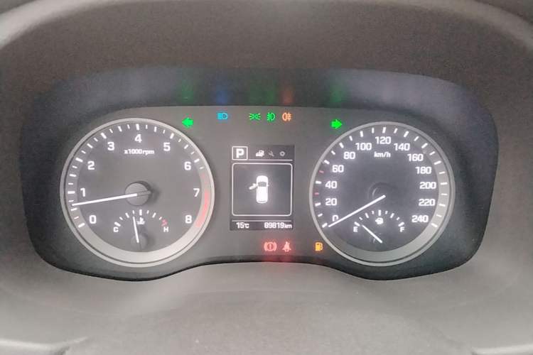 Used Hyundai Tucson 2015 1.6T Dual-Clutch Two-Wheel-Drive Smart Model Instrument Cluster