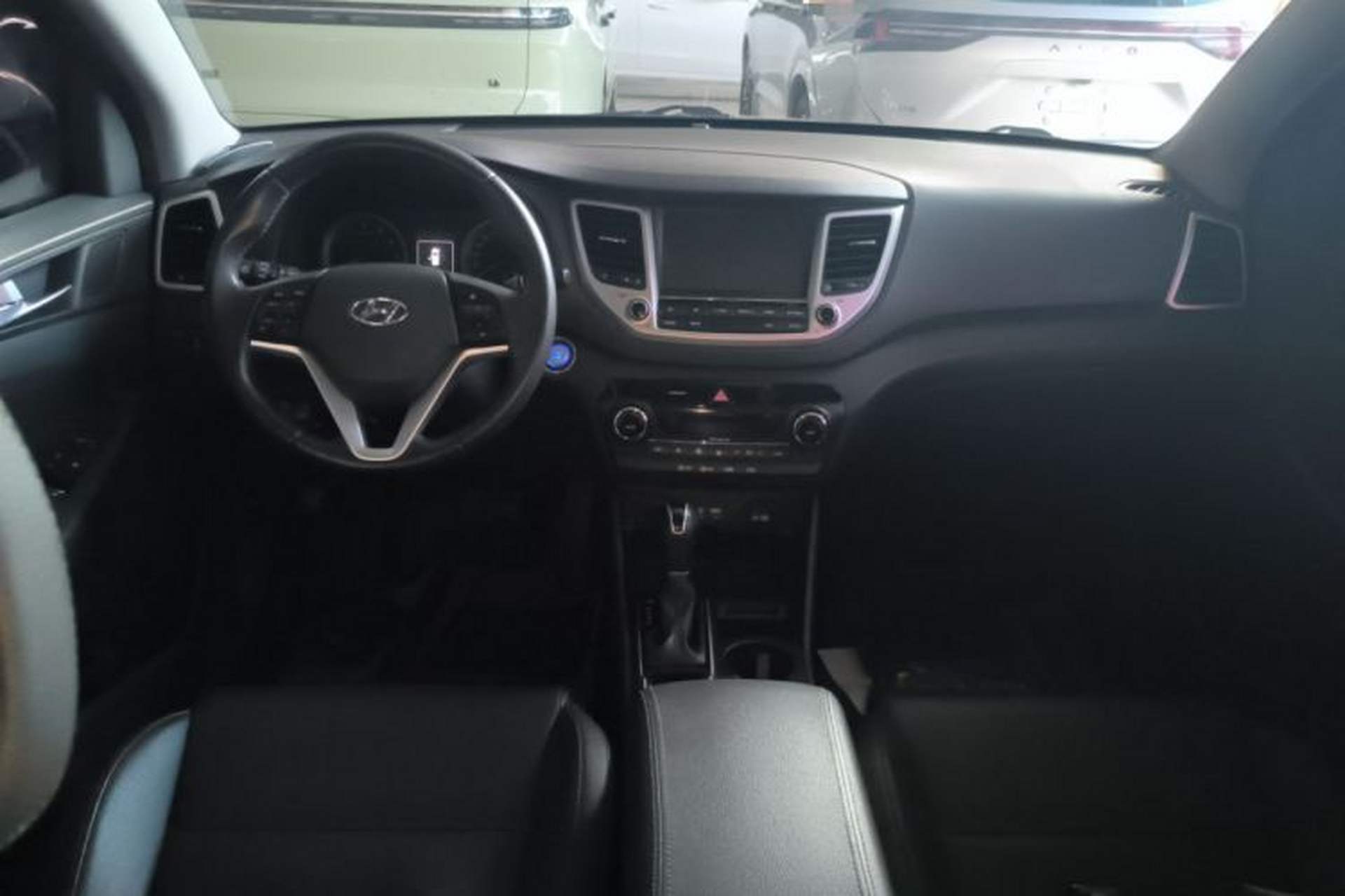 Used Hyundai Tucson 2015 1.6T Dual-Clutch Two-Wheel-Drive Smart Model Interior 2