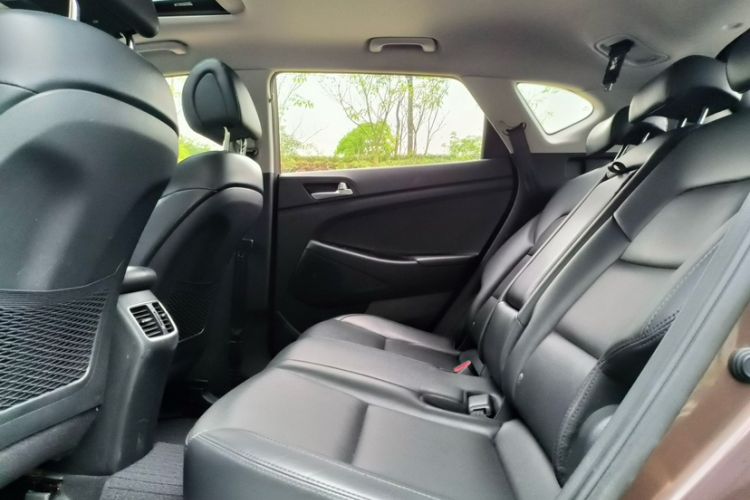 Used Hyundai Tucson 2015 1.6T Dual-Clutch Two-Wheel-Drive Smart Model Interior 3