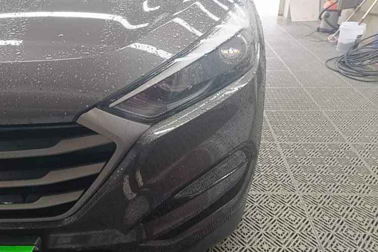 Used Hyundai Tucson 2015 1.6T Dual-Clutch Two-Wheel-Drive Smart Model Left Front Headlight