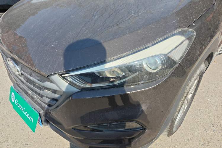 Used Hyundai Tucson 2015 1.6T Dual-Clutch Two-Wheel-Drive Smart Model Left Front Headlight
