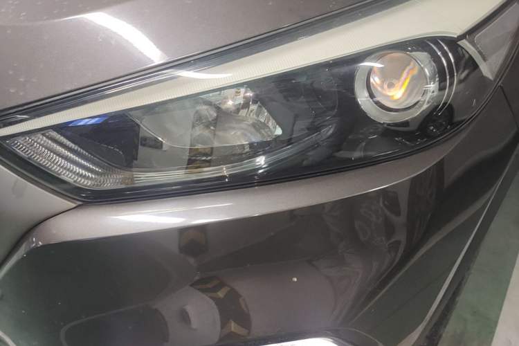 Used Hyundai Tucson 2015 1.6T Dual-Clutch Two-Wheel-Drive Smart Model Left Front Headlight