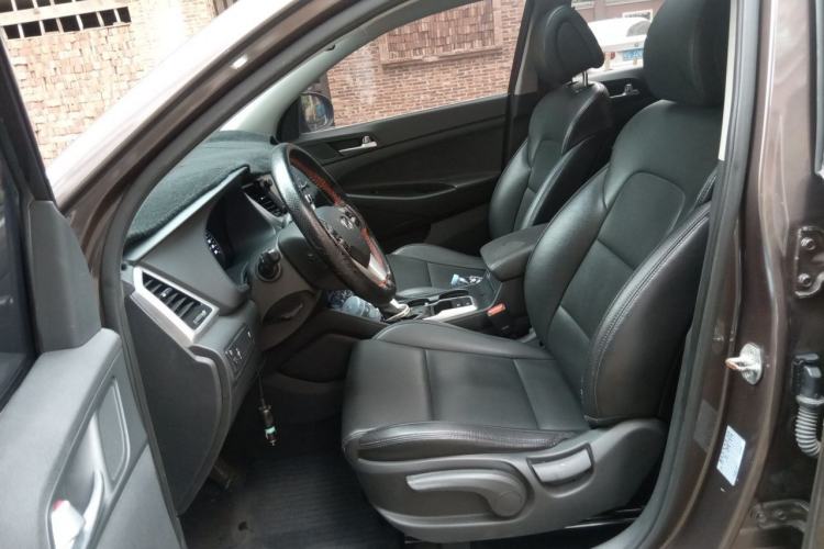 Used Hyundai Tucson 2015 1.6T Dual-Clutch Two-Wheel-Drive Smart Model Left Front Seat