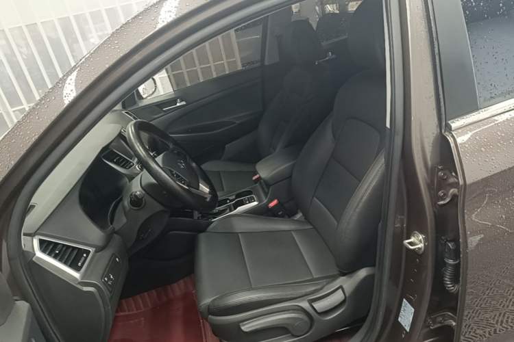 Used Hyundai Tucson 2015 1.6T Dual-Clutch Two-Wheel-Drive Smart Model Left Front Seat