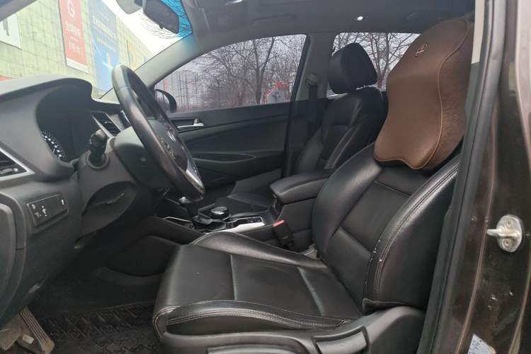 Used Hyundai Tucson 2015 1.6T Dual-Clutch Two-Wheel-Drive Smart Model Left Front Seat