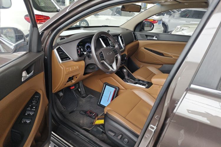 Used Hyundai Tucson 2015 1.6T Dual-Clutch Two-Wheel-Drive Leading Model Left Front Seat