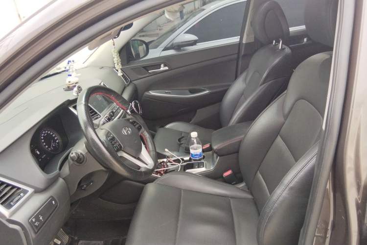 Used Hyundai Tucson 2015 1.6T Dual-Clutch Two-Wheel-Drive Smart Model Left Front Seat
