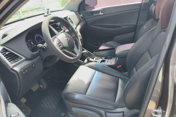 Used Hyundai Tucson 2015 1.6T Dual-Clutch Two-Wheel-Drive Smart Model Left Front Seat