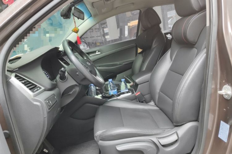 Used Hyundai Tucson 2015 1.6T Dual-Clutch Two-Wheel-Drive Smart Model Left Front Seat