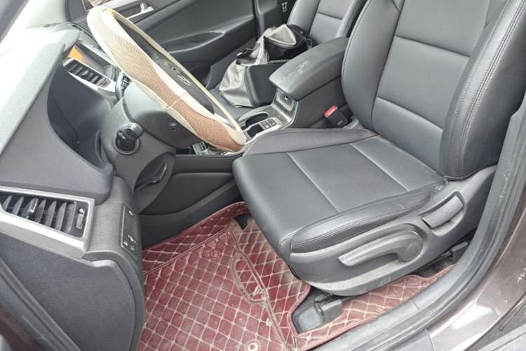 Used Hyundai Tucson 2015 1.6T Dual-Clutch Two-Wheel-Drive Smart Model Left Front Seat