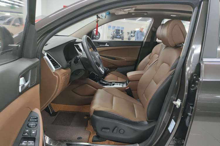 Used Hyundai Tucson 2015 1.6T Dual-Clutch Four-Wheel Drive Flagship Model Left Front Seat