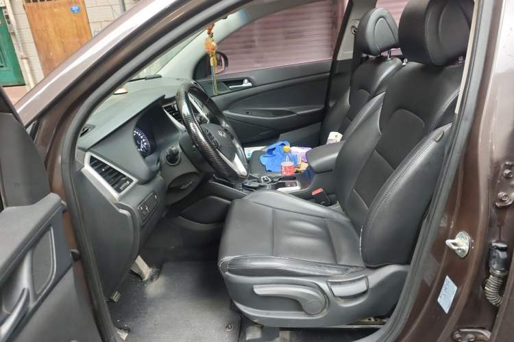 Used Hyundai Tucson 2015 1.6T Dual-Clutch Two-Wheel-Drive Smart Model Left Front Seat