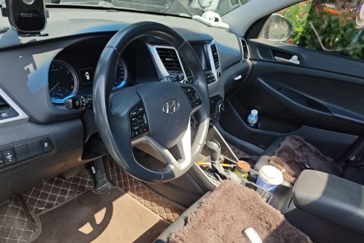 Used Hyundai Tucson 2015 1.6T Dual-Clutch Two-Wheel-Drive Smart Model Left Front Seat