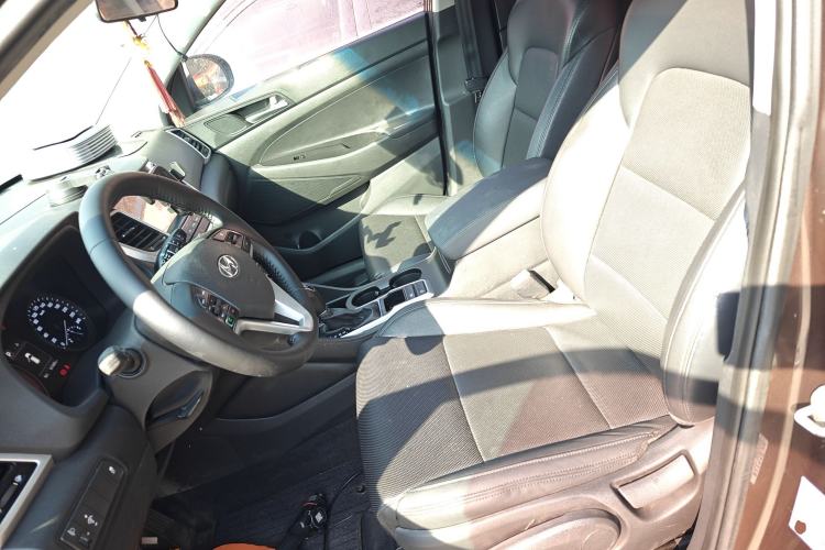 Used Hyundai Tucson 2015 1.6T Dual-Clutch Two-Wheel-Drive Smart Model Left Front Seat