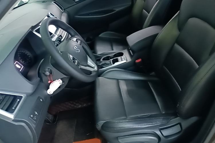 Used Hyundai Tucson 2015 1.6T Dual-Clutch Two-Wheel-Drive Smart Model Left Front Seat