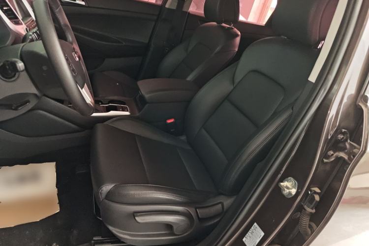 Used Hyundai Tucson 2015 1.6T Dual-Clutch Two-Wheel-Drive Smart Model Left Front Seat