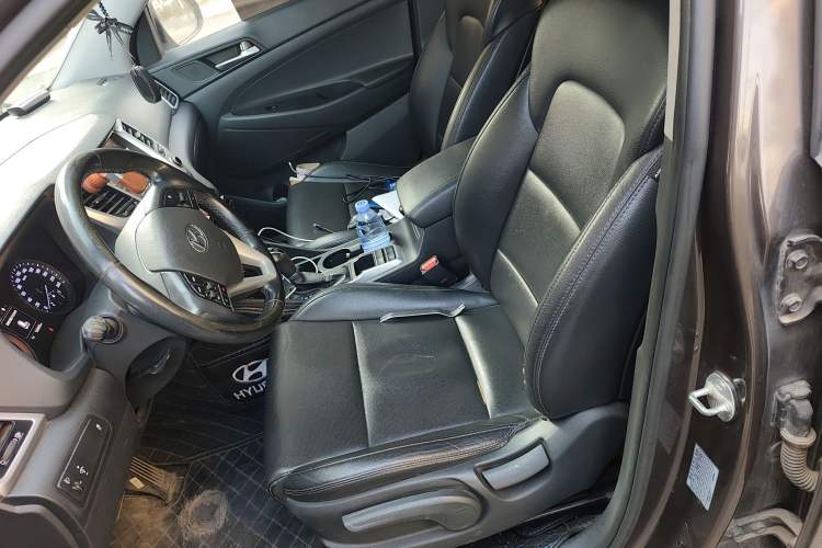 Used Hyundai Tucson 2015 1.6T Dual-Clutch Two-Wheel-Drive Smart Model Left Front Seat