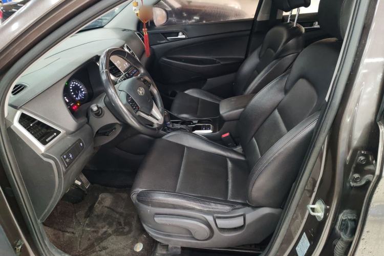 Used Hyundai Tucson 2015 1.6T Dual-Clutch Two-Wheel-Drive Smart Model Left Front Seat