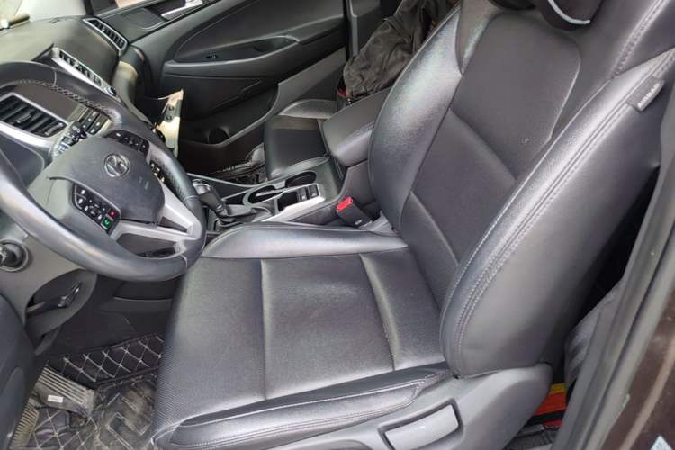 Used Hyundai Tucson 2015 1.6T Dual-Clutch Two-Wheel-Drive Smart Model Left Front Seat