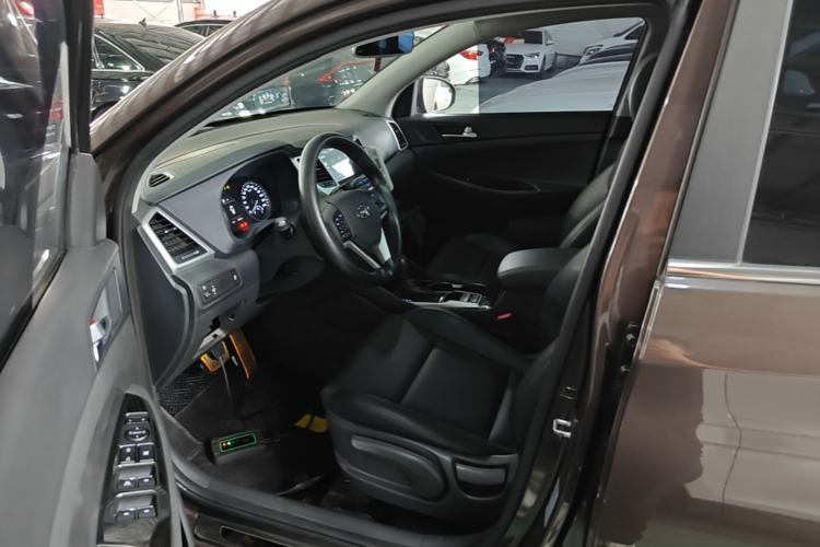 Used Hyundai Tucson 2015 1.6T Dual-Clutch Two-Wheel-Drive Smart Model Left Front Seat
