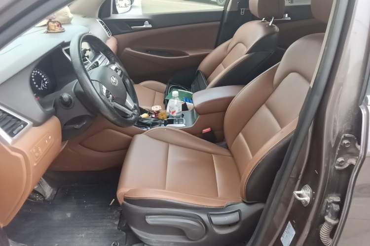 Used Hyundai Tucson 2015 1.6T Dual-Clutch Two-Wheel-Drive Leading Model Left Front Seat