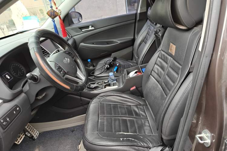 Used Hyundai Tucson 2015 1.6T Dual-Clutch All-Wheel-Drive Premium Model Left Front Seat