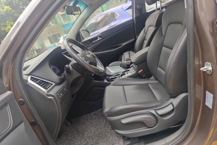 Used Hyundai Tucson 2015 1.6T Dual-Clutch Two-Wheel-Drive Smart Model Left Front Seat