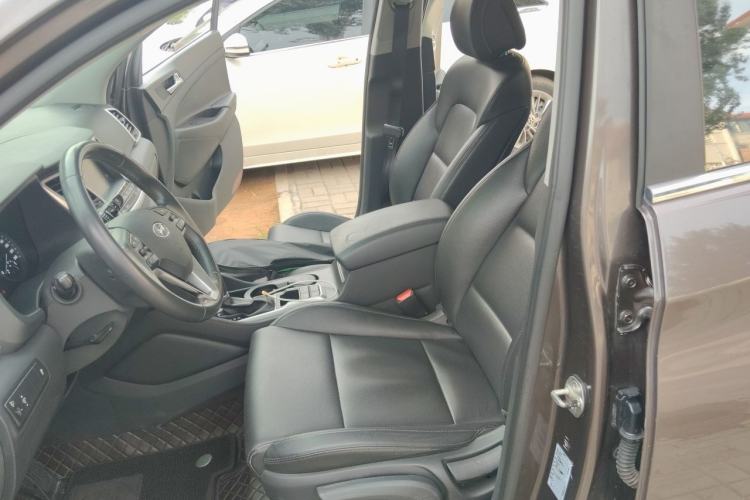 Used Hyundai Tucson 2015 1.6T Dual-Clutch Two-Wheel-Drive Smart Model Left Front Seat