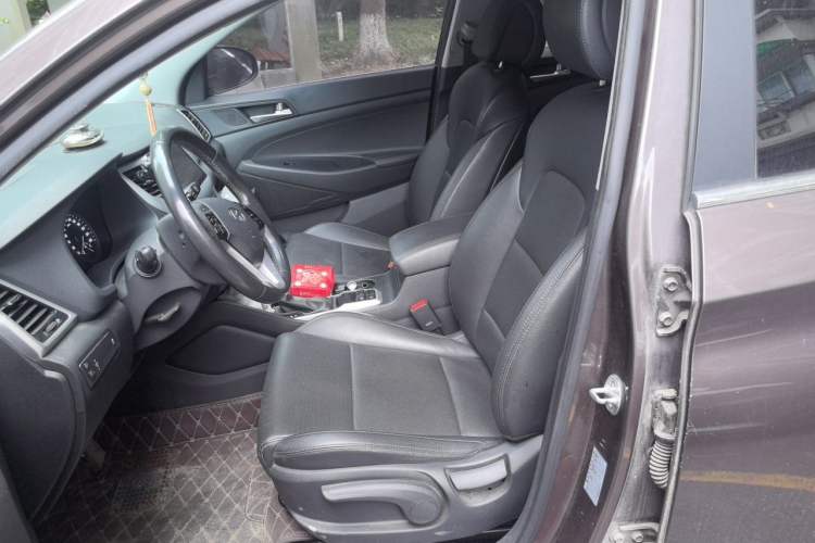 Used Hyundai Tucson 2015 1.6T Dual-Clutch Two-Wheel-Drive Smart Model Left Front Seat