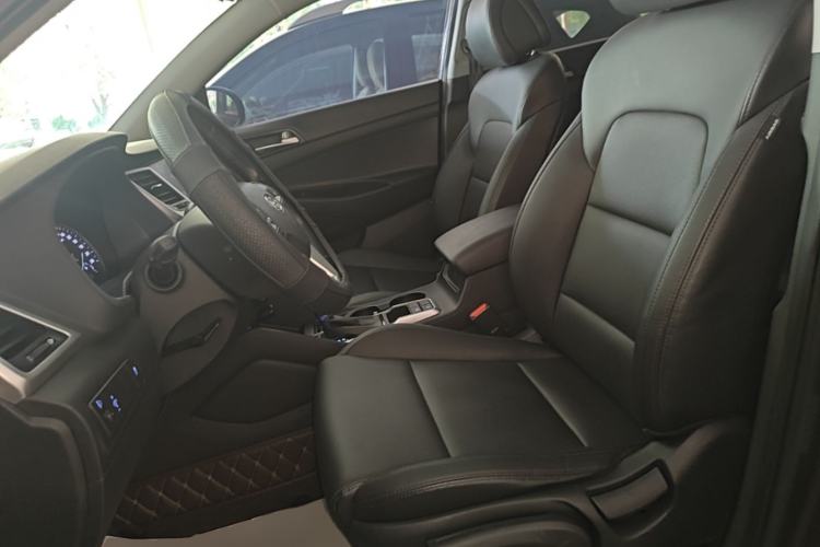 Used Hyundai Tucson 2015 1.6T Dual-Clutch Two-Wheel-Drive Smart Model Left Front Seat