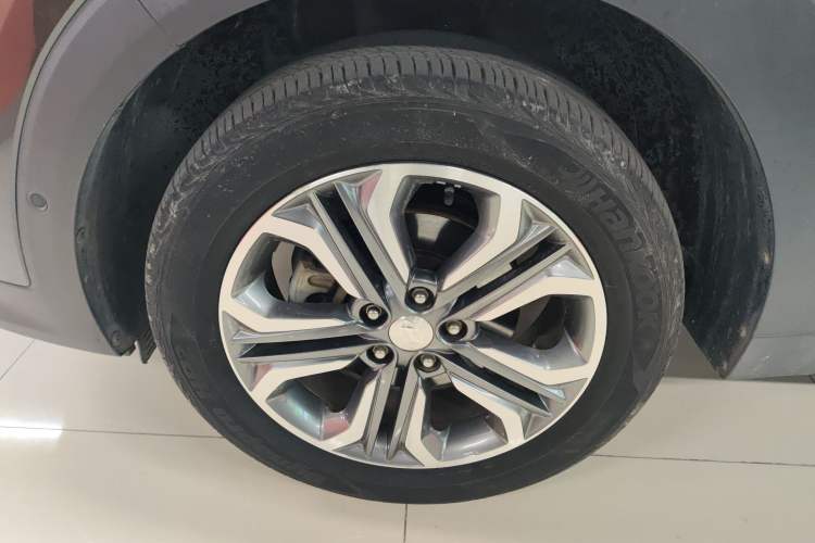 Used Hyundai Tucson 2015 1.6T Dual-Clutch Four-Wheel Drive Flagship Model Left Front Wheel Hub