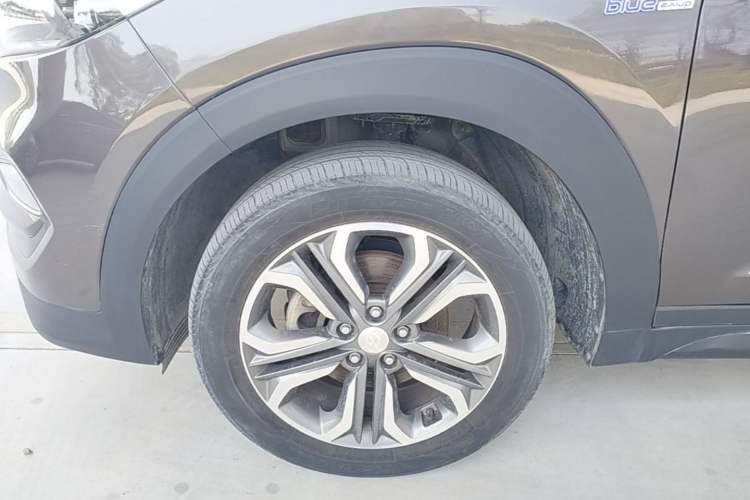 Used Hyundai Tucson 2015 1.6T Dual-Clutch Four-Wheel Drive Flagship Model Left Front Wheel Hub