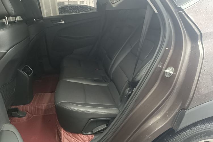 Used Hyundai Tucson 2015 1.6T Dual-Clutch Two-Wheel-Drive Smart Model Left Rear Seat